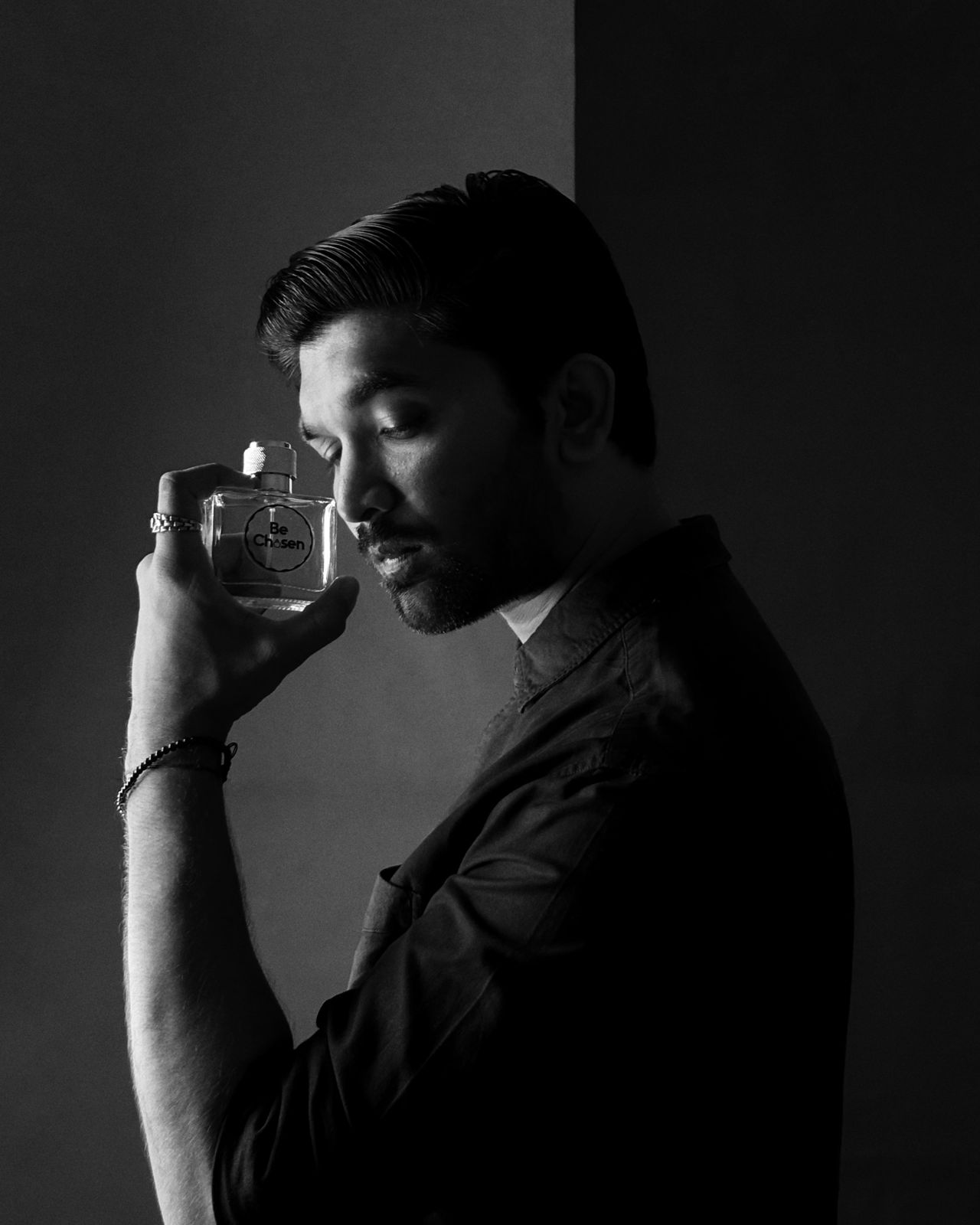 Avantus Perfume Side View